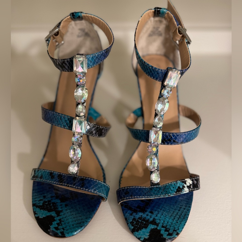 Thalia Sodi Playa Mid Heel T-Strap Shoes 🌟